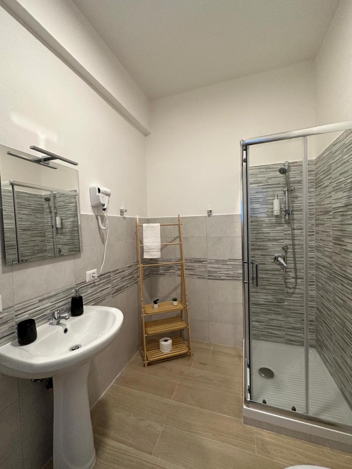 The Roman Guesthouse ภายนอก รูปภาพ